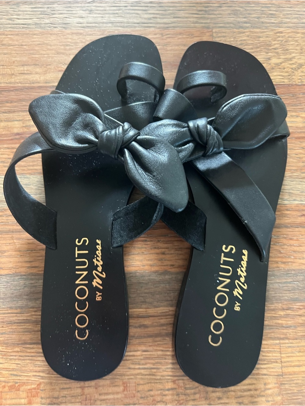 Coconuts by Matisse Black Knotted Bow Toe-Ring Sandals Size 9
